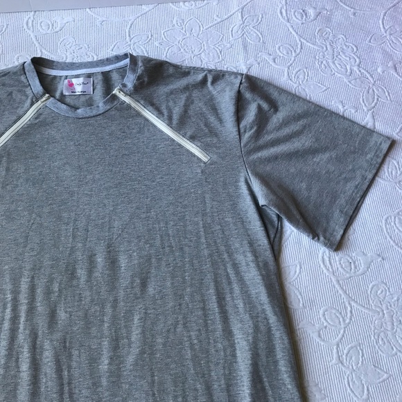 Men’s Comfy Chemo shirts XL short sleeve set of 2 - Picture 4 of 9